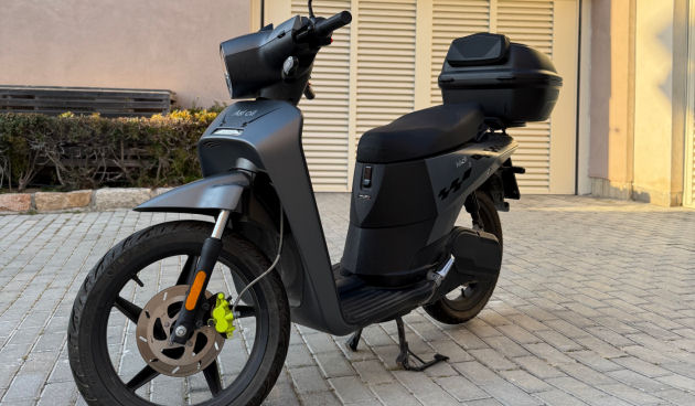 Electric scooter rental